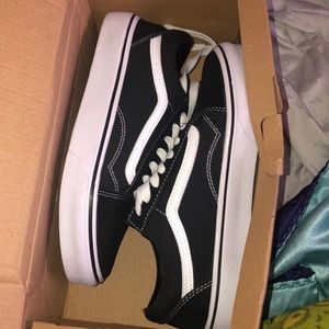 brand new black and white vans